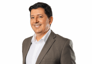 Dr. Cláudio Pires Reabilitador Oral